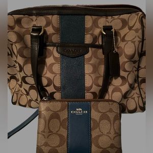 Beautiful brown coach bag and wristlet